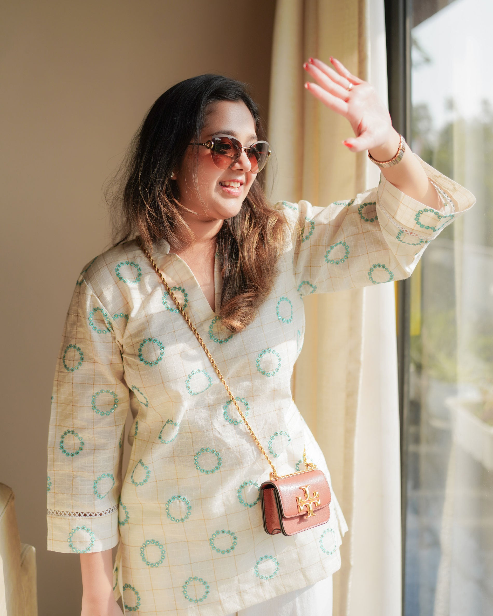 ELEGANT IVORY COTTON SEQUIN EMBROIDERY KURTA SET