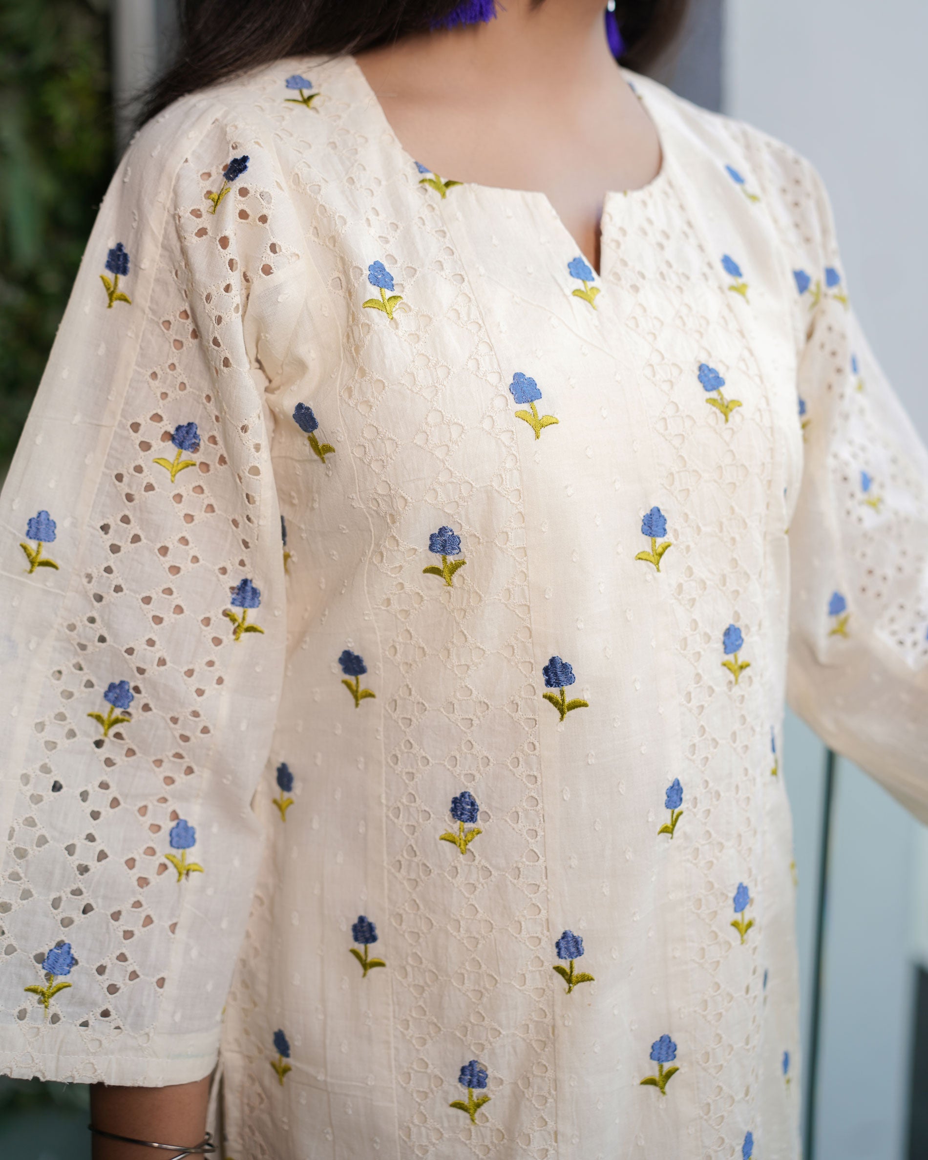 ELEGANT OFF-WHITE COTTON CHIKAN EMBROIDERED SUIT SET