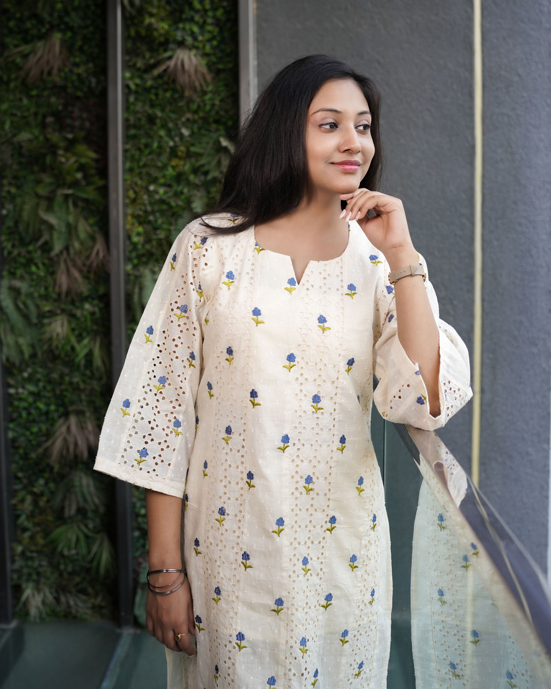 ELEGANT OFF-WHITE COTTON CHIKAN EMBROIDERED SUIT SET