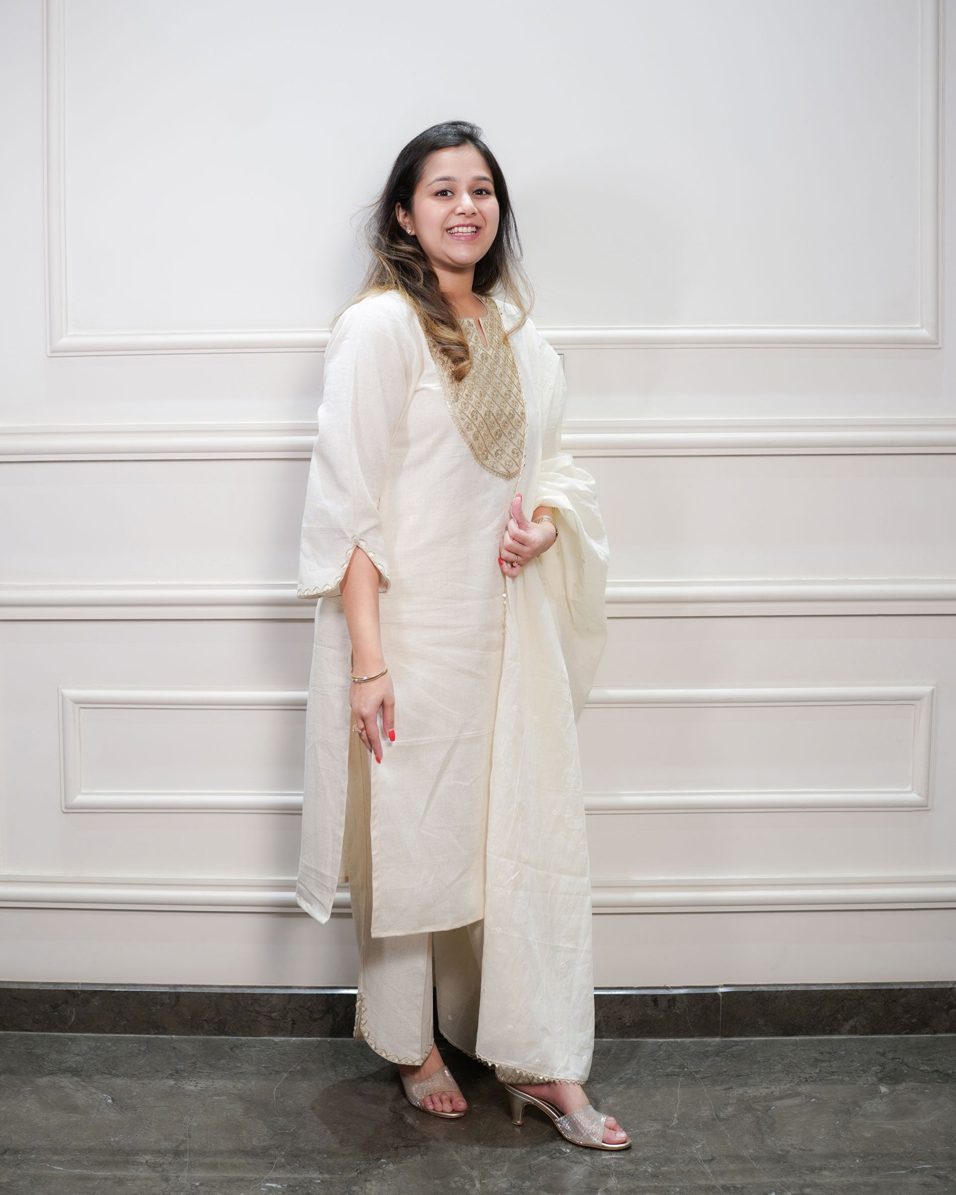 IVORY GLOW EMBROIDERED FLEX KURTA SET WITH DUPATTA