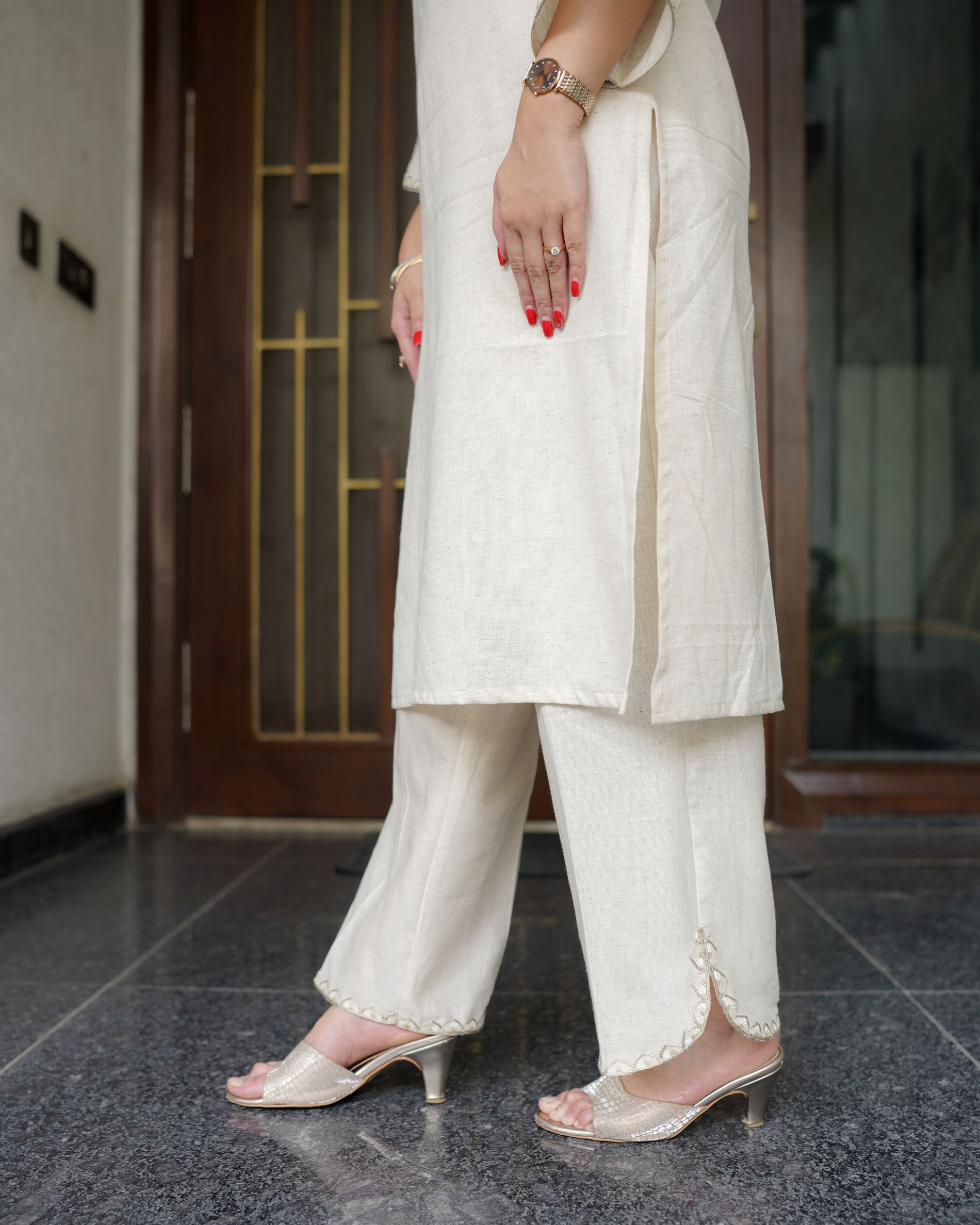 IVORY GLOW EMBROIDERED FLEX KURTA SET WITH DUPATTA