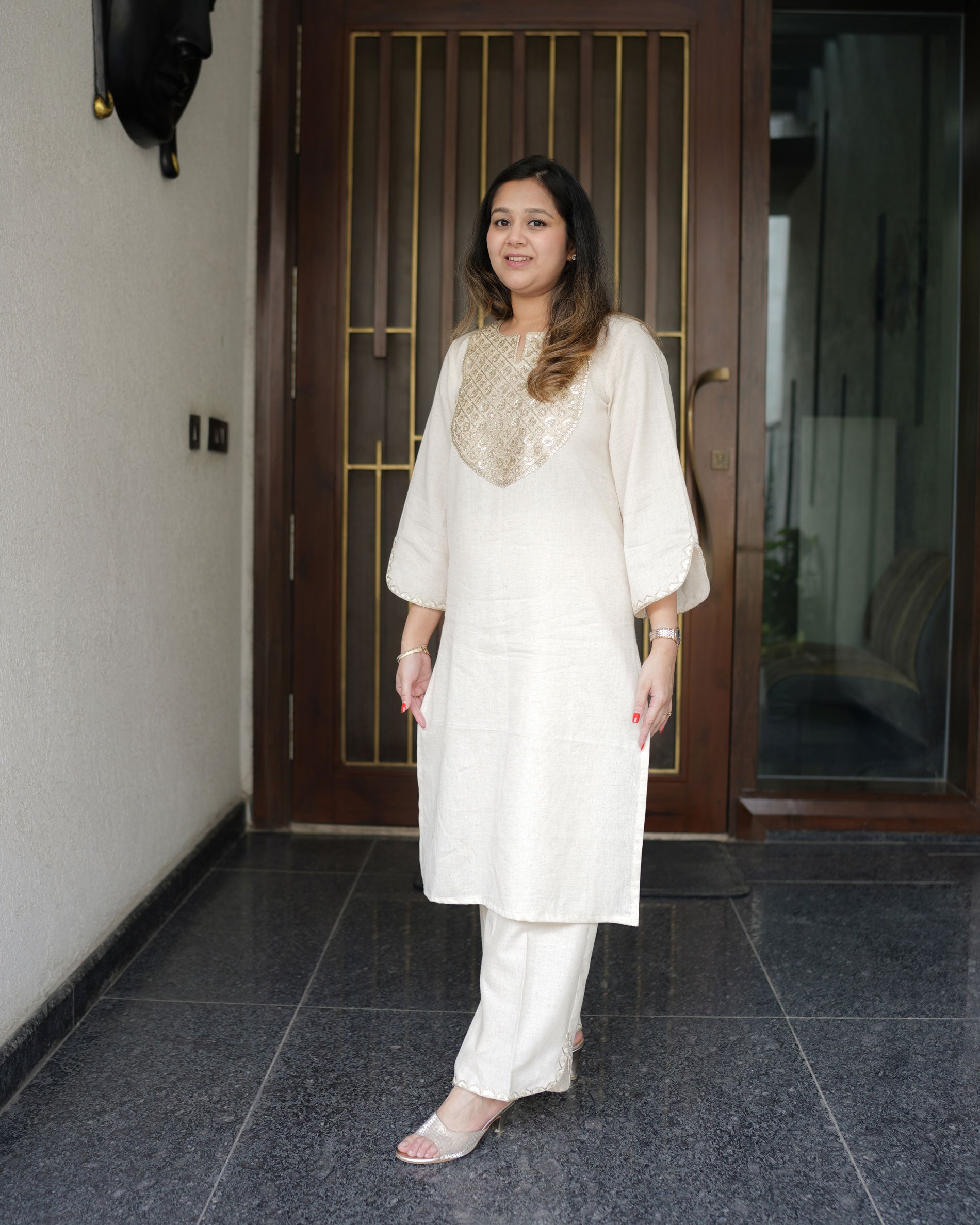IVORY GLOW EMBROIDERED FLEX KURTA SET WITH DUPATTA